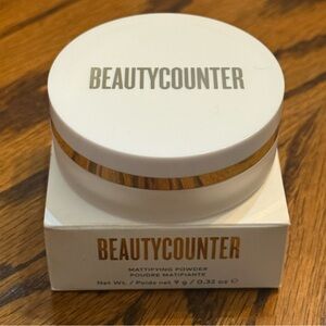 Beautycounter Mattifying Facial Makeup Finishing Powder Translucent 0.32 Oz NEW